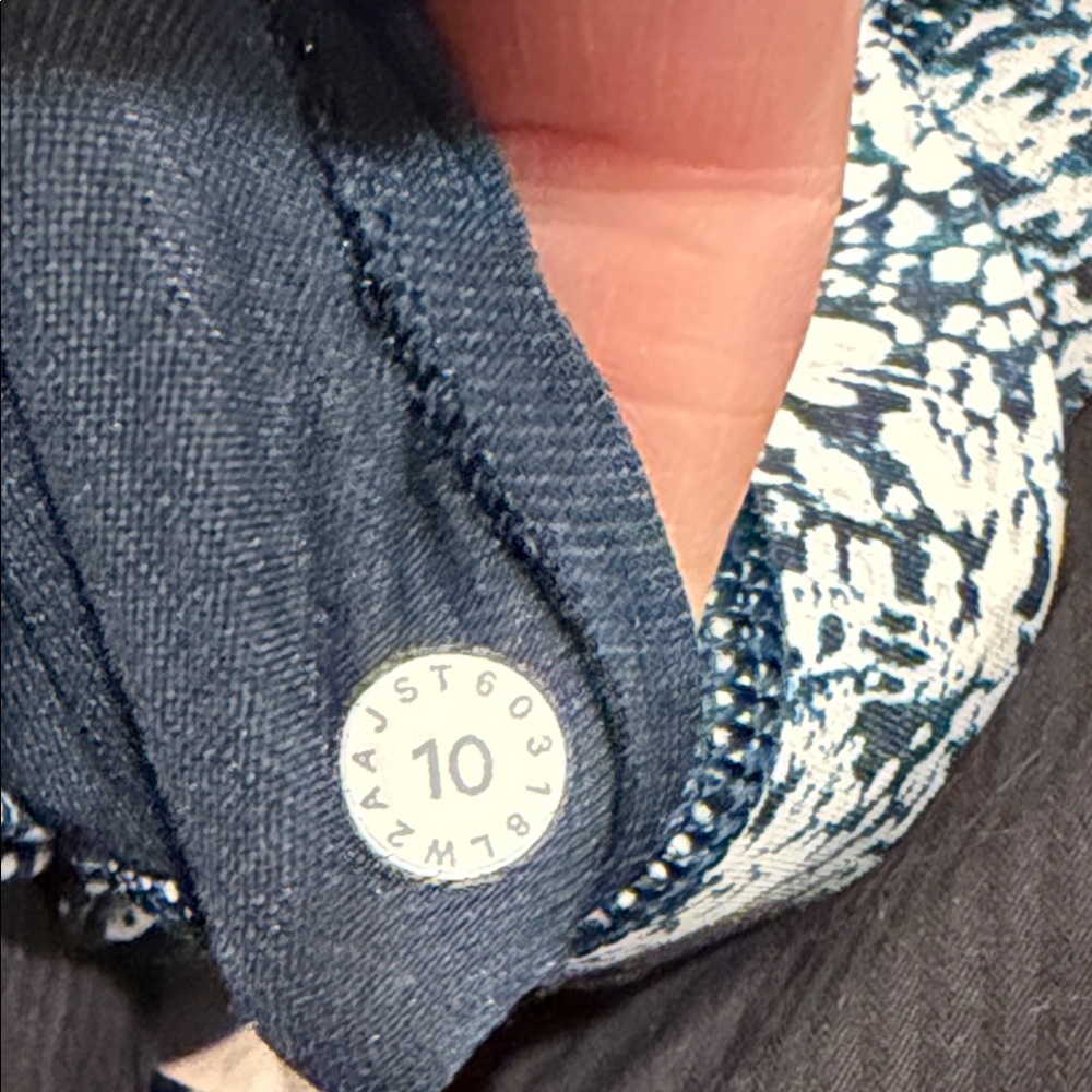lululemon athletica energy wild wind Patterned Sports Bra 10 - Picture 6 of 6